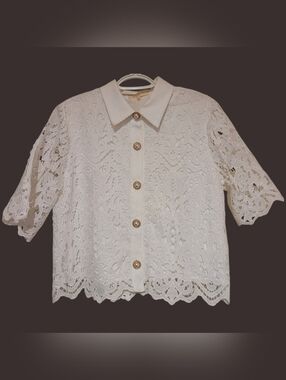 Solitaire White Lace Top Scallop Edges Size Large Gold Decorative Buttons Lined